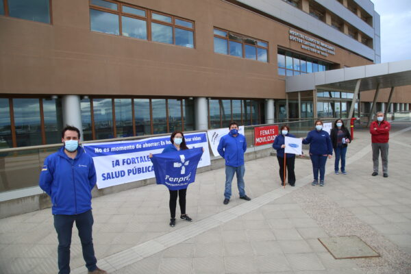 Trabajadores de la Salud protestaron en el frontis del Hospital Clínico ...