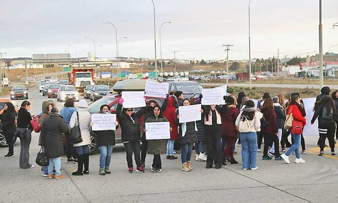 Asistentes de la educación cortaron rutas y criticaron “indiferencia ...