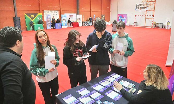 Feria de Educación Superior del Colegio Punta Arenas | La Prensa Austral