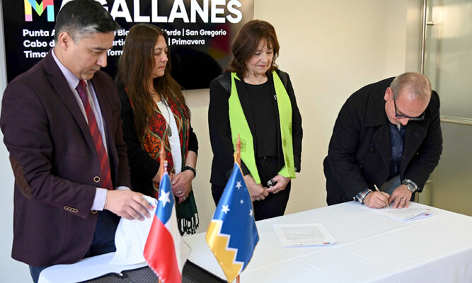 Firman convenio para facilitar el traslado de estudiantes con ...