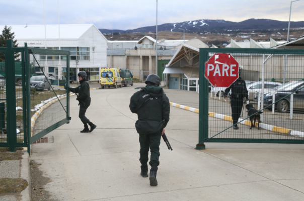 Alcaide de la cárcel de Punta Arenas fue suspendido por golpiza sufrida ...