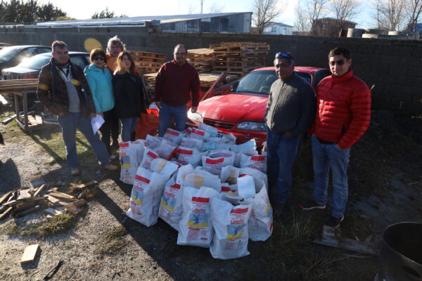 Manos solidarias ayudan con leña a familias de zonas rurales | La ...