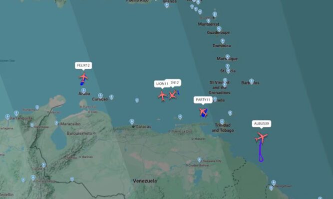 Al menos cinco aviones militares de EE.UU.  sobrevuelan cerca de las costas de Venezuela