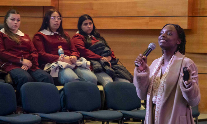 Profesora haitiana inspira a estudiantes de Pedagogía de la Umag con ...