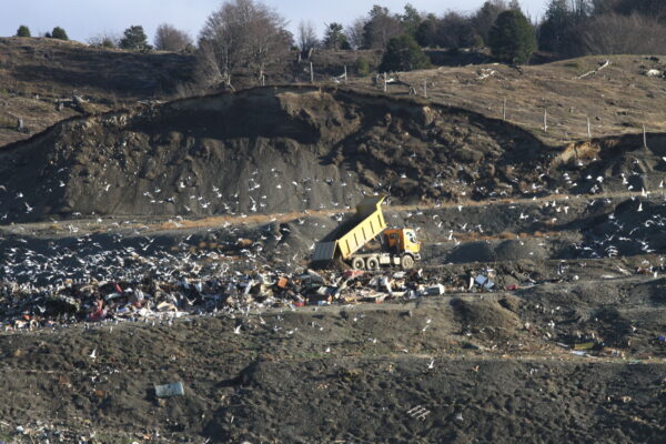 Retrasos y burocracia retrasan la construcción del relleno sanitario de Punta Arenas