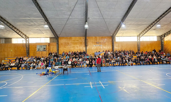 Asistentes de la educación de Natales marcharán por bono impago y ...