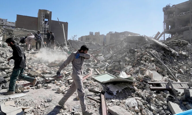 Escalada bélica en Oriente Medio: más de 1.000 muertos en Irán y bloqueo parcial del estrecho de Ormuz