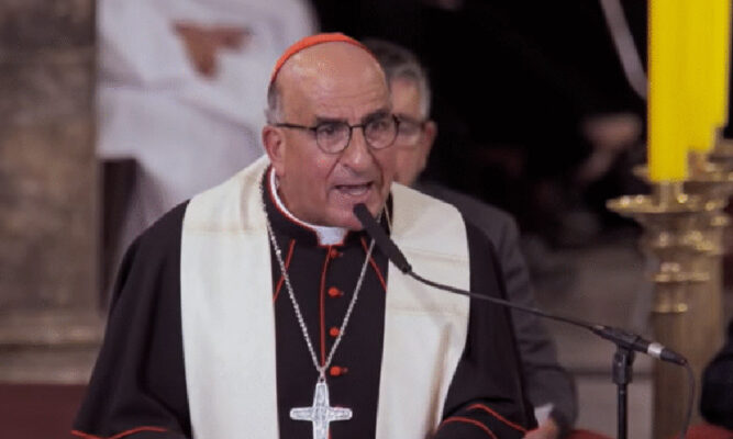 Cardenal Chomali llamó a las autoridades a erradicar la violencia