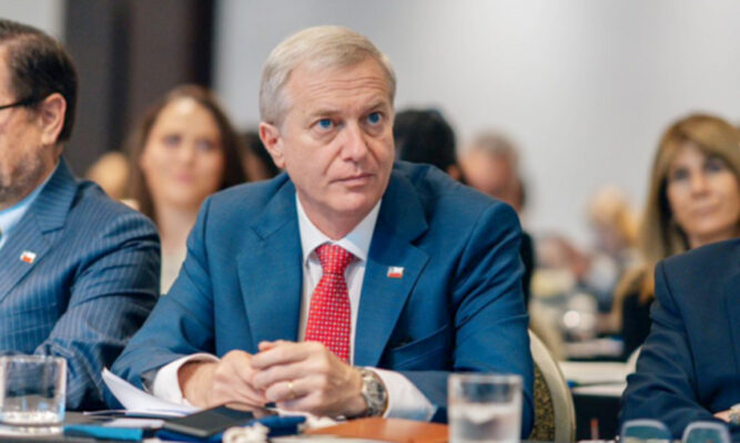 Kast viaja a Estados Unidos y participará en cumbre convocada por Trump