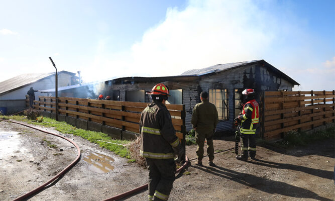 Fuego destruyó vivienda en Pampa Alegre