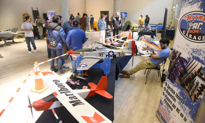 Fuerza Aérea desarrolla exposición en la Zona Franca por aniversario institucional
