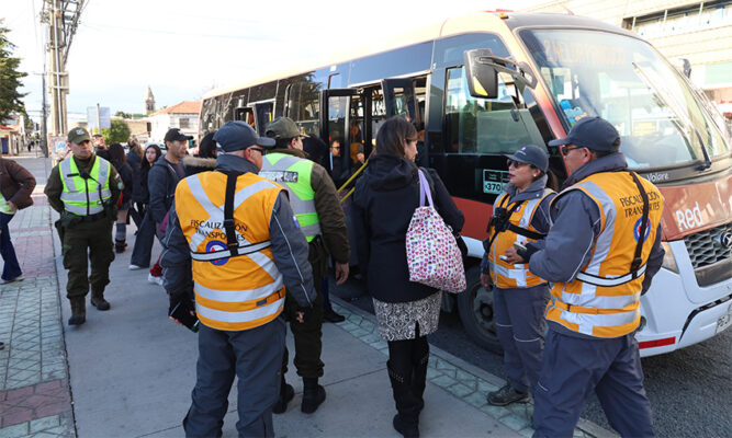 Fiscalizan evasión en el transporte público