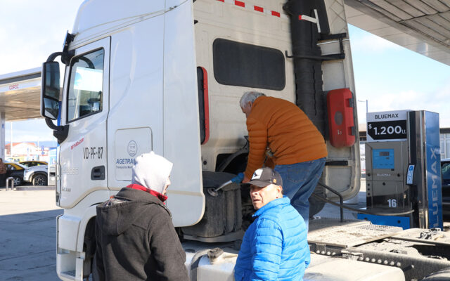 “Todo va de la mano”: camioneros advierten que alza en  los combustibles impactará en precios de los productos