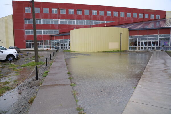 Tres establecimientos suspendieron sus clases