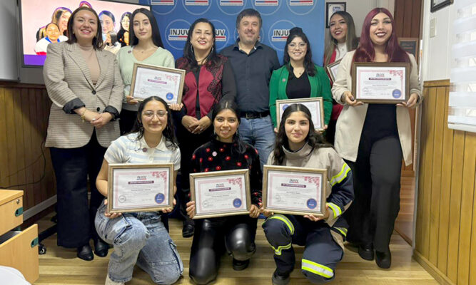 Ocho jóvenes son reconocidas por su  liderazgo y aporte a la comunidad