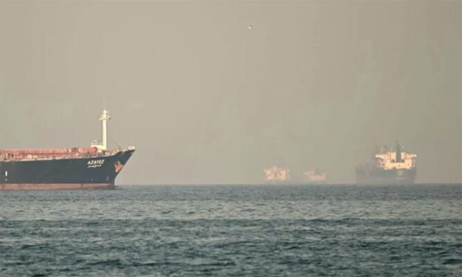 Irán advierte que impedirá el comercio en la región si EE.UU. mantiene el bloqueo de Ormuz