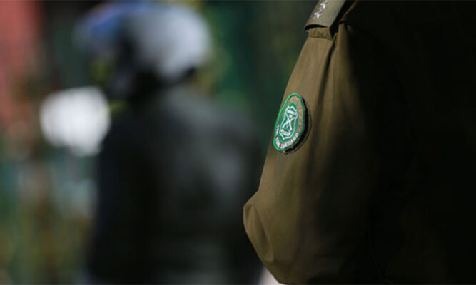 Riña afuera de colegio termina  con un estudiante apuñalado