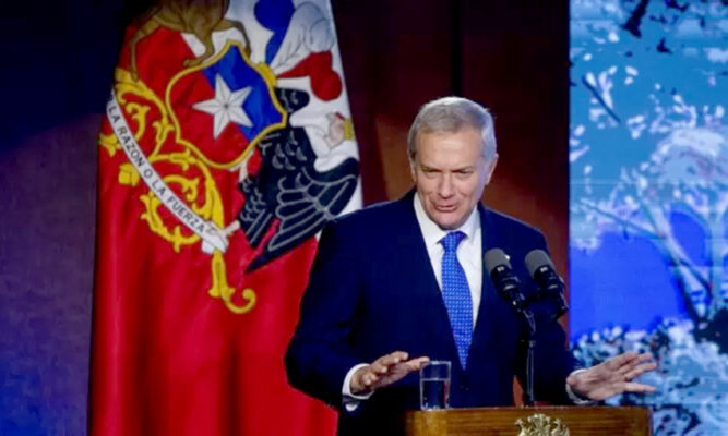 Kast arremete contra gestión de Boric y responde críticas por reforma: “Nos dejaron el país sin piso”