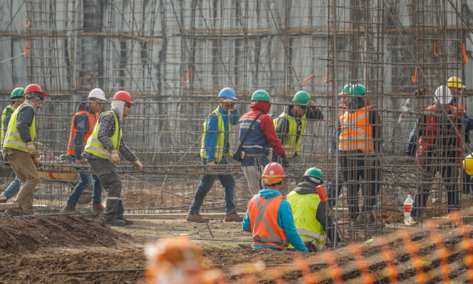 Ley de 40 horas entra en nueva etapa este domingo:  Quiénes son los beneficiados y las reglas que fijó la DT