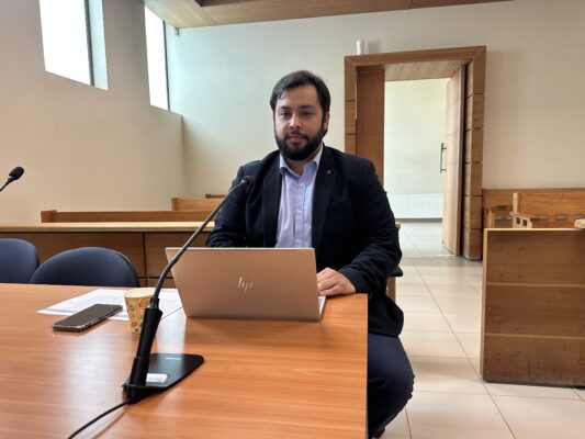 Vuelco en investigación por tráfico de drogas: colombiana fue liberada porque no traía cocaína sino cafeína