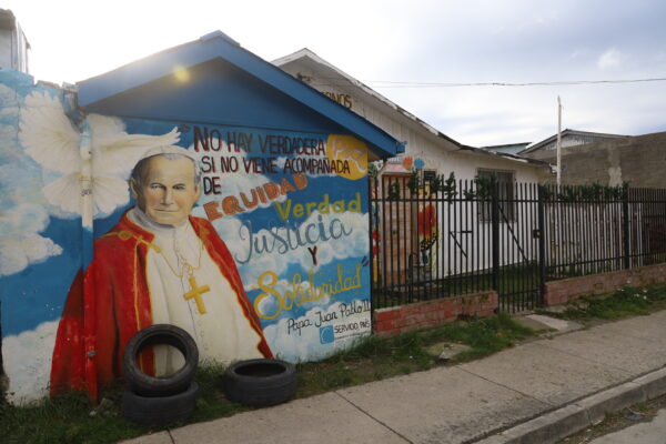 Vecinos y concejales exigen certezas por obras pendientes en barrio Juan Pablo II y cuestionan retrasos del programa “Quiero Mi Barrio”