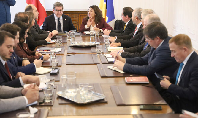 Biministro Mas: “Es una región hermosa, llena  de oportunidades y vamos a estar apoyándola”