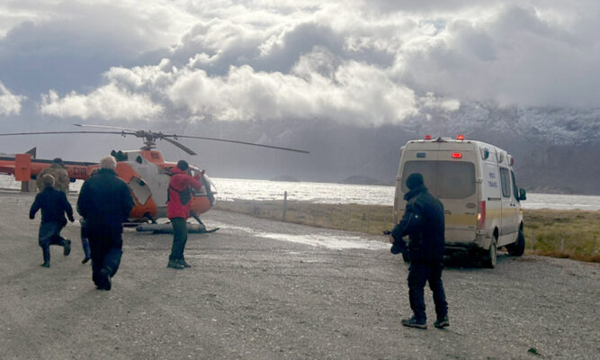 Denuncian que por mal estado del camino, trabajador  debió ser evacuado en helicóptero desde Caleta María