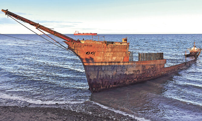 Impulsan nuevo proyecto para rescatar el  histórico velero Lonsdale en Magallanes