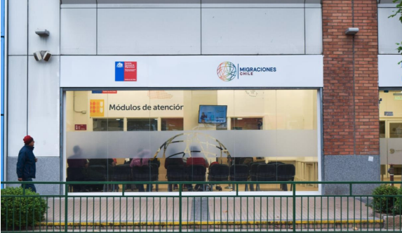 Alertan sobre estafas en trámites migratorios