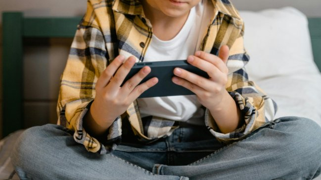 Chile inició debate de ley que prohíbe  redes sociales a menores de 16 años