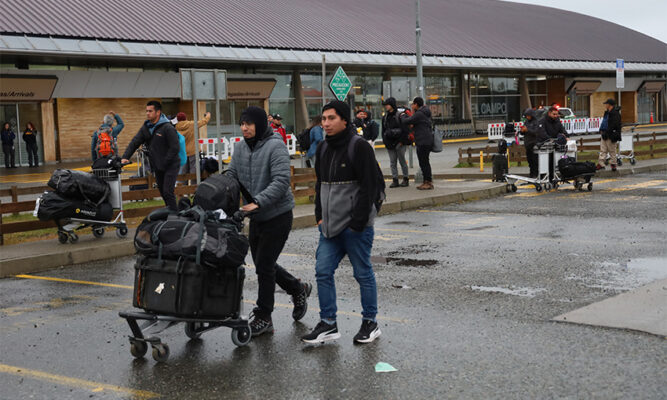 Seremi del OO.PP. asegura que el aeropuerto de Punta Arenas se ampliará cuando alcance el umbral de 600 mil pasajeros embarcados