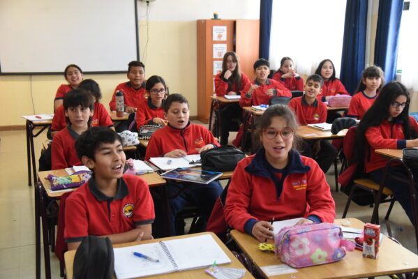 Canciones con apoyo de inteligencia artificial fortalecen el  aprendizaje de matemáticas en estudiantes de segundo ciclo