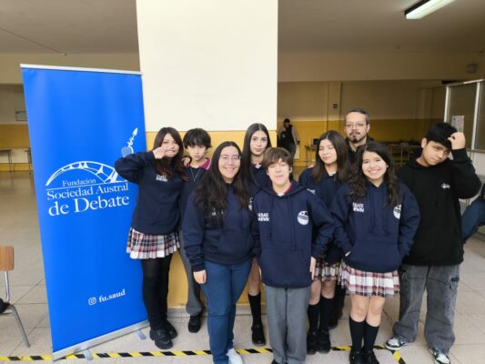 Con 70 niñas, niños y adolescentes  debutó la Liga de Debate de Otoño