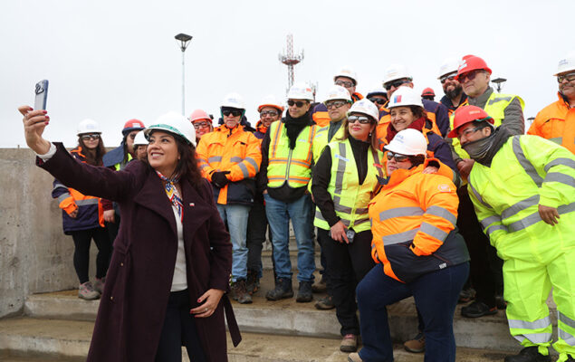 Gobierno detalla plan de inversión pública para generar 100 mil empleos en Chile